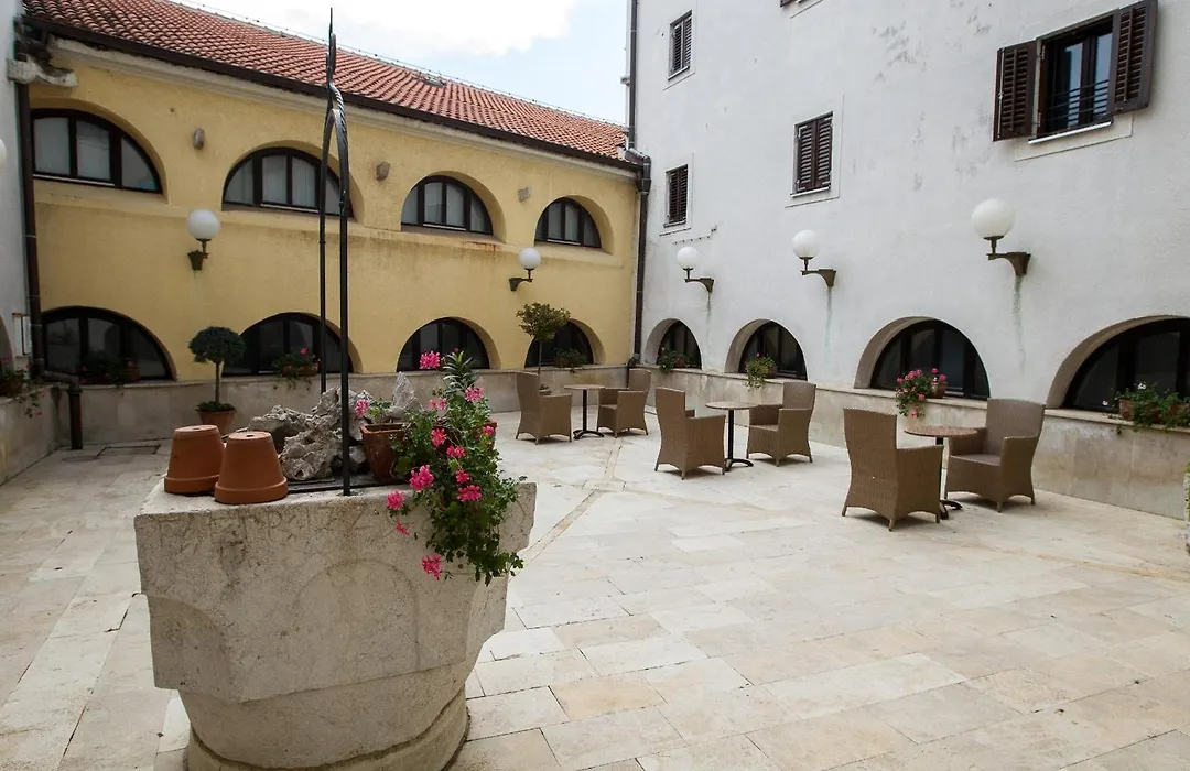 Hotel Kastel-1