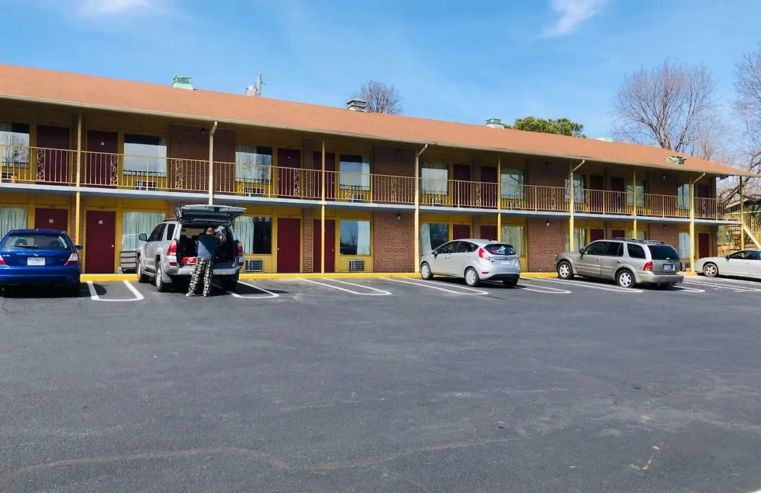 Royal Inn Motel-1