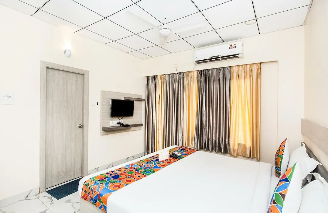 Fabhotel Shivangan Kolkata Airport - Fully Vaccinated Staff-1