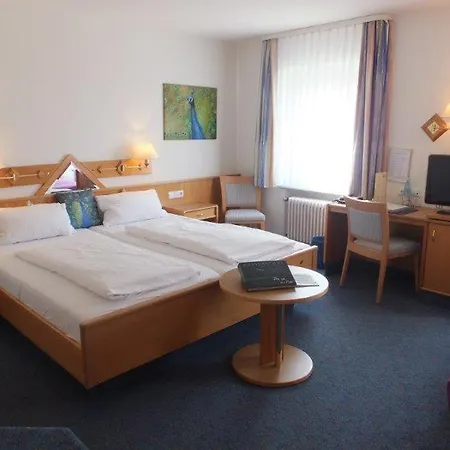 TIPTOP Hotel Garni Pfauen-2