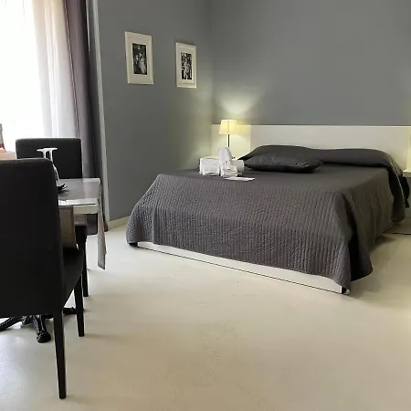 Gardenia Luxury Room-2