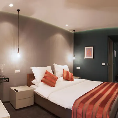 Hotel Russia-2