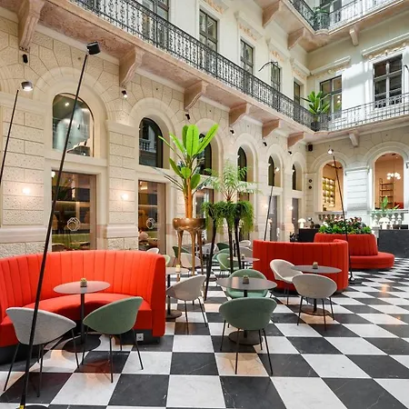 Hotel Oktogon Haggenmacher By Continental Group-3