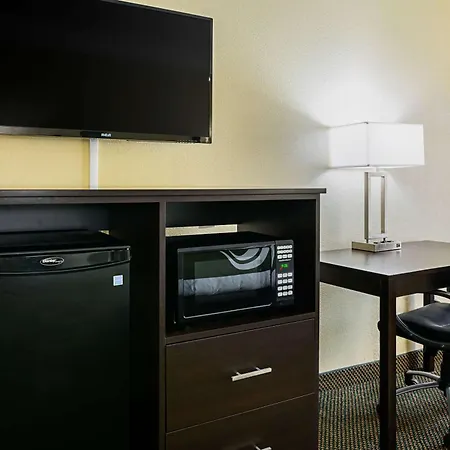 Quality Inn & Suites Greensburg I-74-3