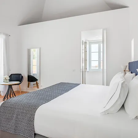Tandem Palacio Alfama Suites-3