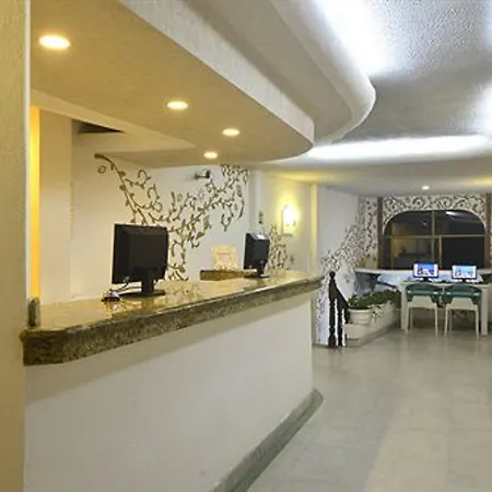 Emperador Vallarta Beachfront Hotel&Suites-2