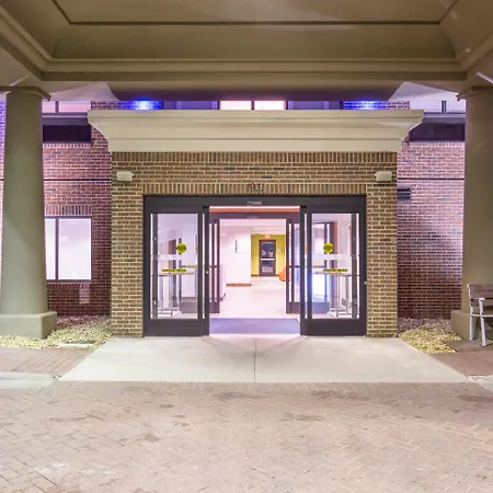 Holiday Inn Express Kansas City - At The Legends! By Ihg-3