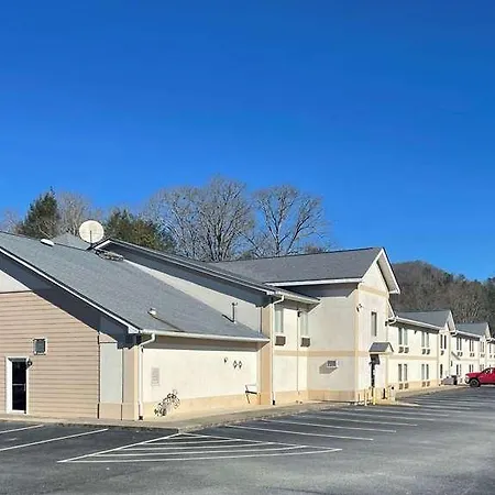 Holiday Inn Express Dillard-3