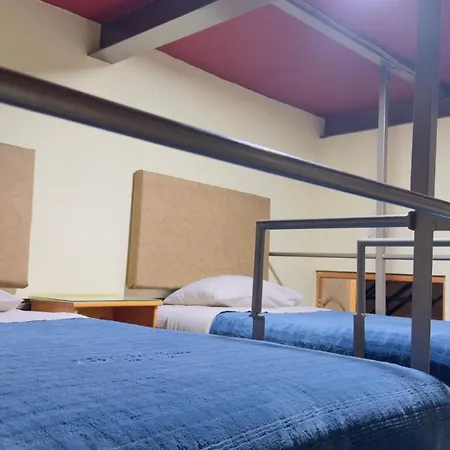 Hotel 1973-3