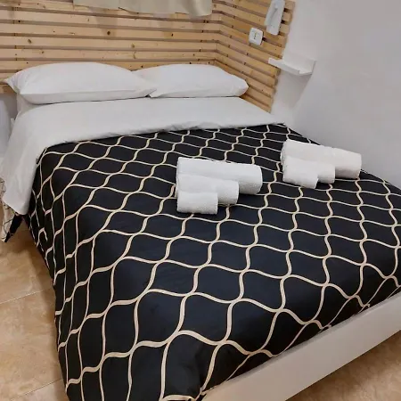 Miris Home Fast And Comfortable With Self Check In 8 Minutes Walk Near Naples Airport-2