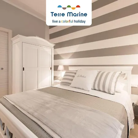 La Bonheur, Terre Marine-2
