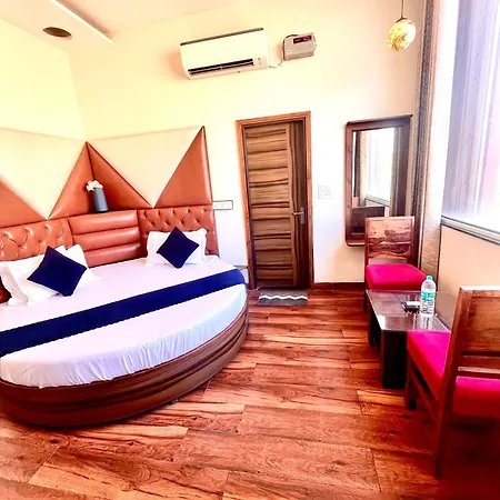 Hotel Woodcrest Zirakpur Chandigarh- Best Family Hotel - Luxurious Rooms - Unit Of Sidham Group-2