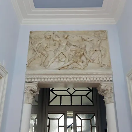 Domus Monami Luxury Suites-3