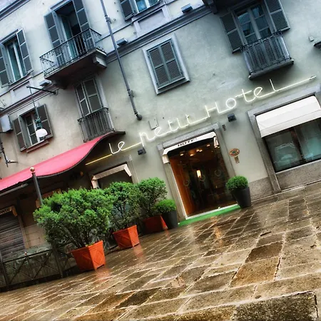 Le Petit Hotel-2