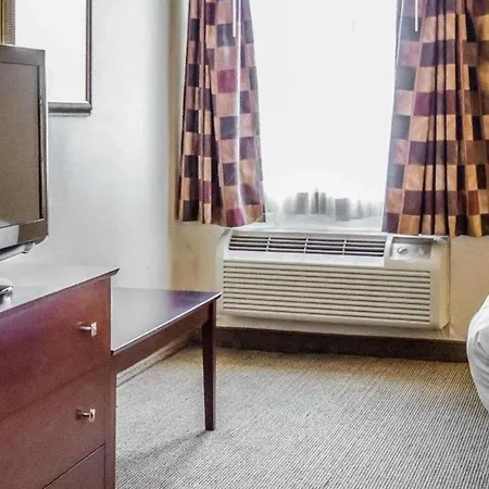 Quality Suites Jeffersonville - Louisville North-2
