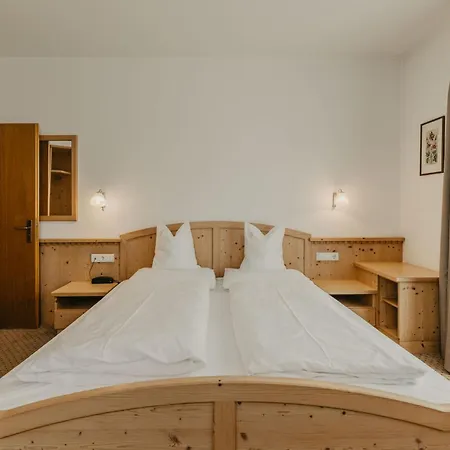 Hotel Garni Planaces-2