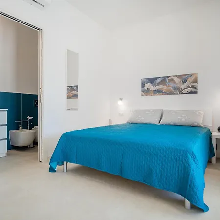 Ambra Holiday Rooms - Rooms & Beach-3