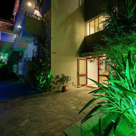 Labyrinth Hotel-2