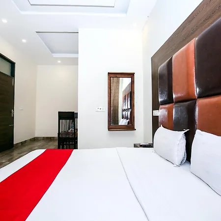 Hotel Woodcrest Zirakpur Chandigarh- Best Family Hotel - Luxurious Rooms - Unit Of Sidham Group-3