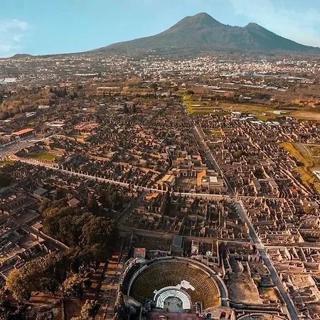 Porta Anfiteatro Pompei-3