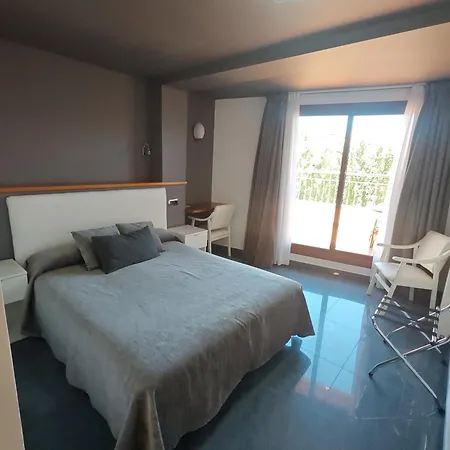 Hotel El Salt-3