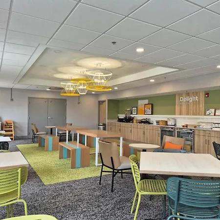 Spark By Hilton Lancaster-3