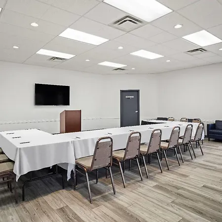 Days Inn & Suites By Wyndham Winkler-2
