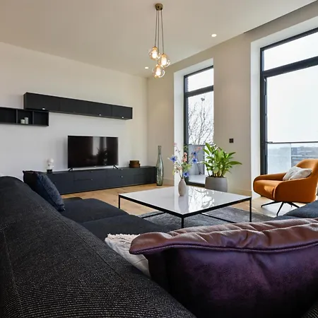 12, Apartments, 4-6 Pers, Central, Stunning View, Near Supermarket & Public Transport-2
