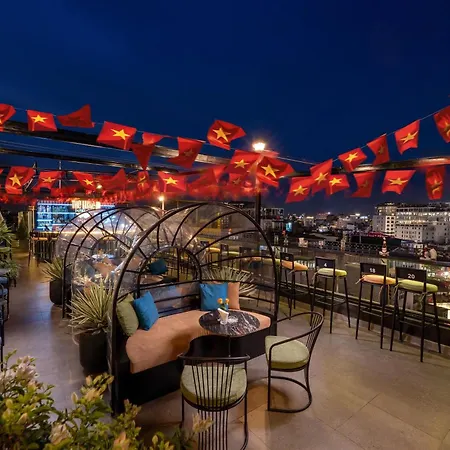 Le Premier Hotel & Rooftop Bar-2