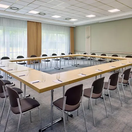 Courtyard By Marriott Magdeburg-2