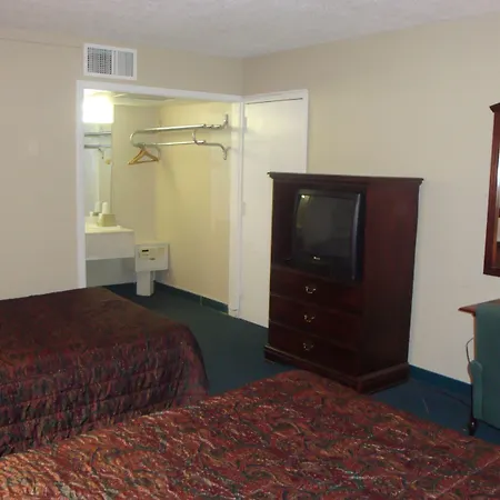 Econo Lodge-3