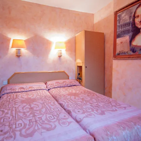 Hotel Leonard De Vinci 75011-3