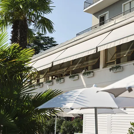 Hotel Carillon-3