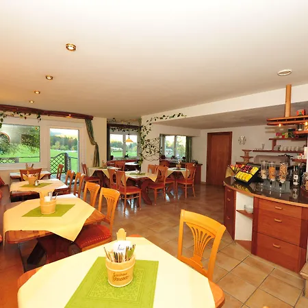 Bed&Breakfast Landhaus Strasser-3