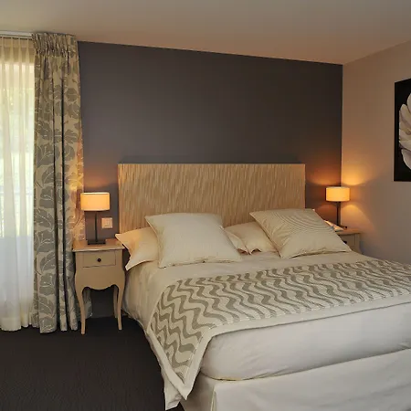 Hostellerie Le Petit Manoir-3