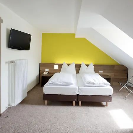 Basic Hotel Innsbruck-2