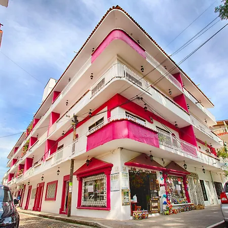 Suites Plaza del Rio - Family Hotel Malecón Centro-2