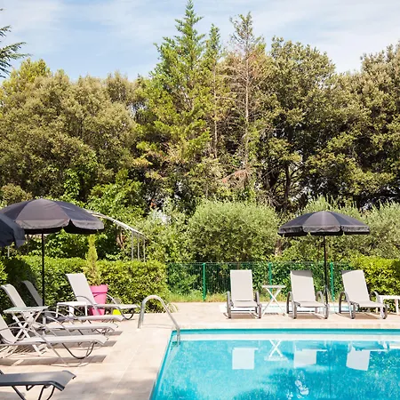 Le Petit Manoir Logis-2