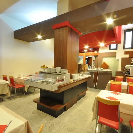 Planet Hotel-2