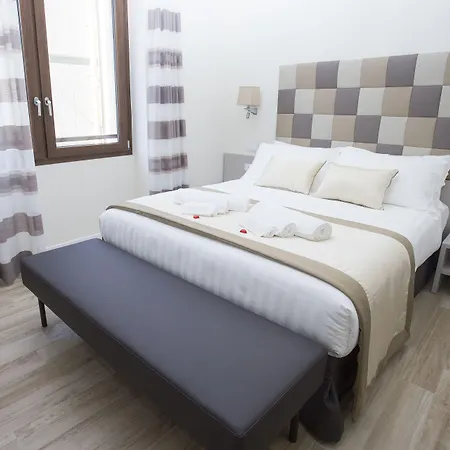 Leonardo Da Vinci Guest House-3