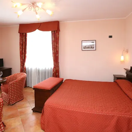 Hotel Barolo-3