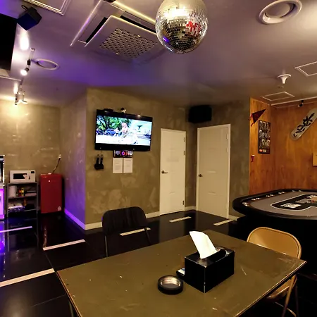 Show Hotel-3