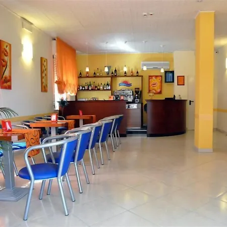 Hotel Holiday Beach-2