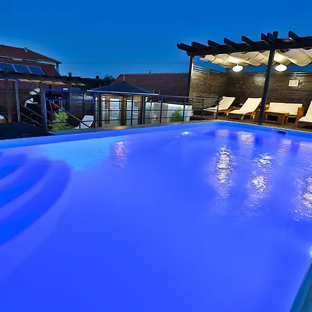 Garni Hotel Zen Free Parking-3