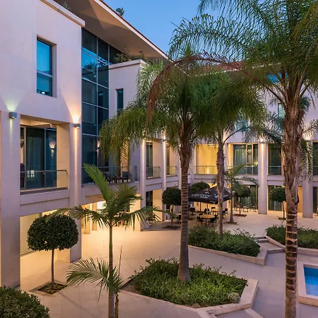 Trianon Luxury Apartments & Suites-3