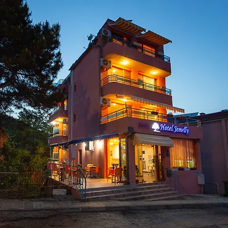 Family Hotel Jemelly-2