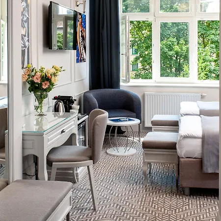 Amber Design Residence-3