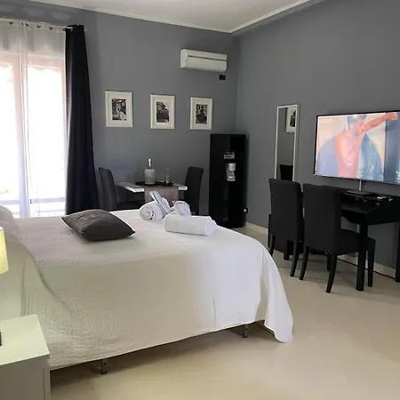 Gardenia Luxury Room-3