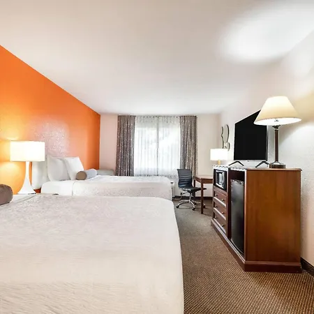 Howard Johnson By Wyndham Oacoma Hotel & Suites-2