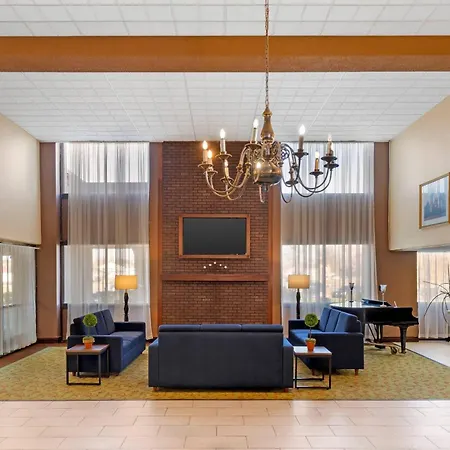 Clarion Hotel & Conference Center Lansing West-2